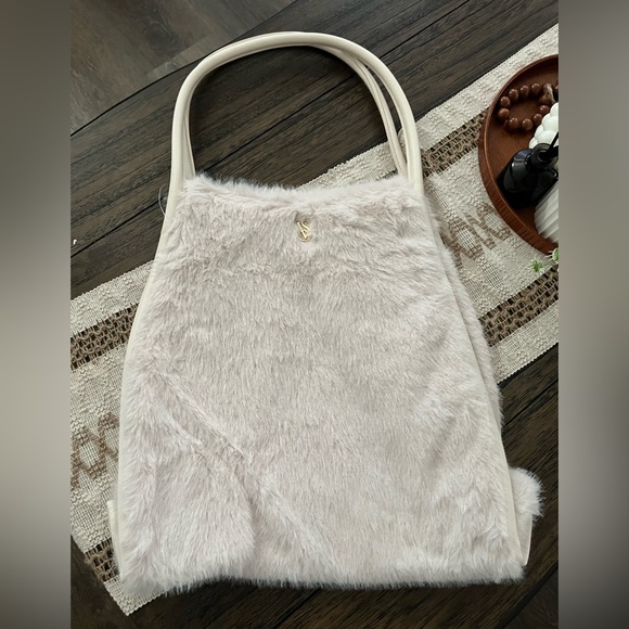Handbags - Faux Fur Tote Bag in Cream